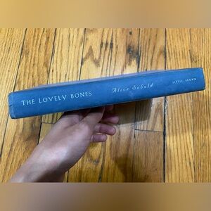 📖“The Lovely Bones” by Alice Sebold